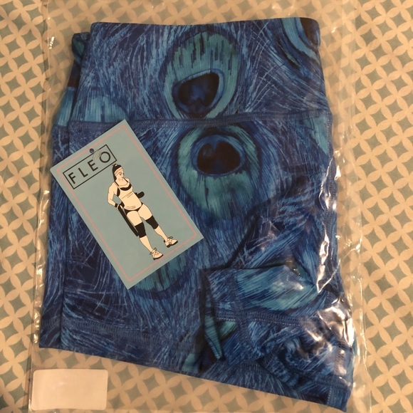 Fleo Paradise Peacock - Picture 2 of 2